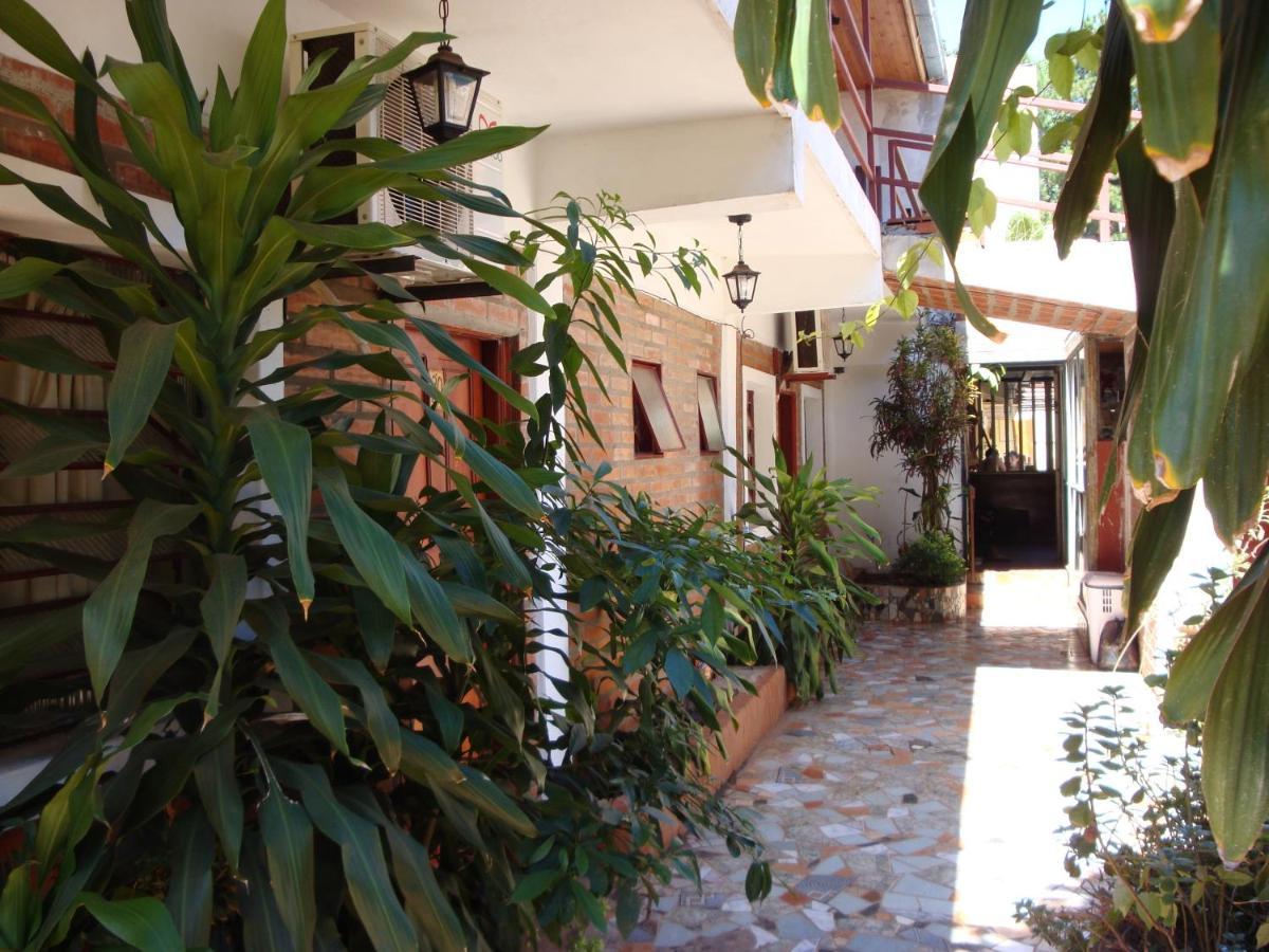 Residencial Uno Hostel Puerto Iguazu Luaran gambar