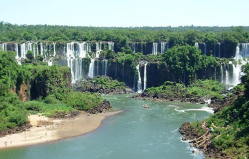Residencial Uno Hostel Puerto Iguazu Luaran gambar
