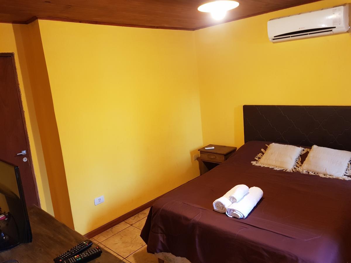 Residencial Uno Hostel Puerto Iguazu Luaran gambar